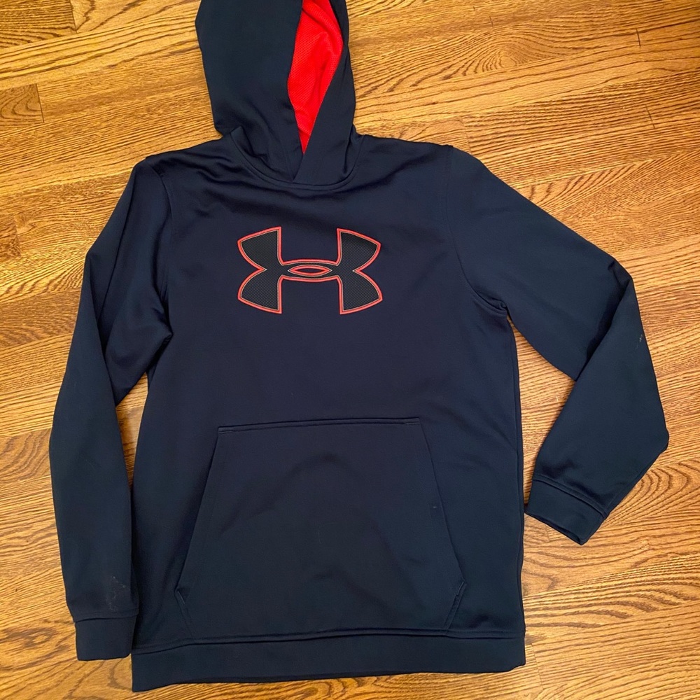 Adult medium under Armour hoodie